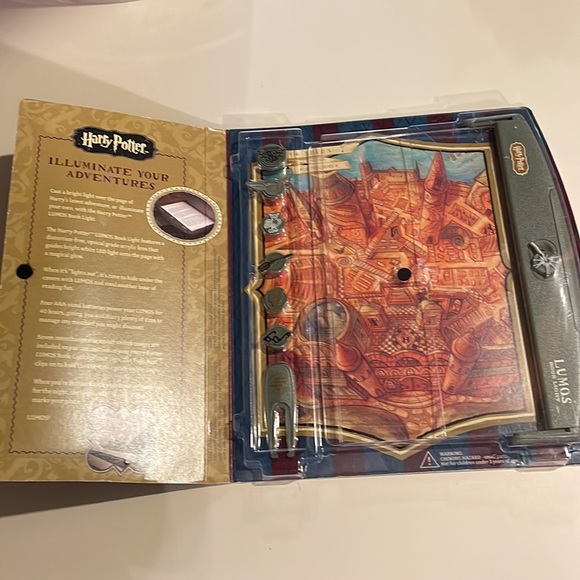 New Harry Potter Lumos soft case and book light - Picture 6 of 9